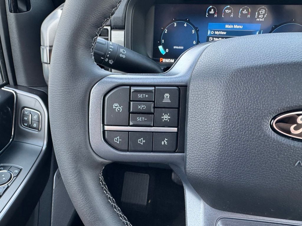 2026 Ford F-150 Lariat w/Twin Panel Roof + FX4 Pkg