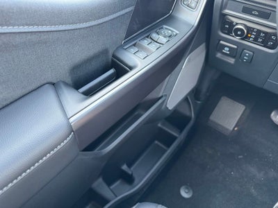 2026 Ford F-150 Lariat w/Twin Panel Roof + FX4 Pkg