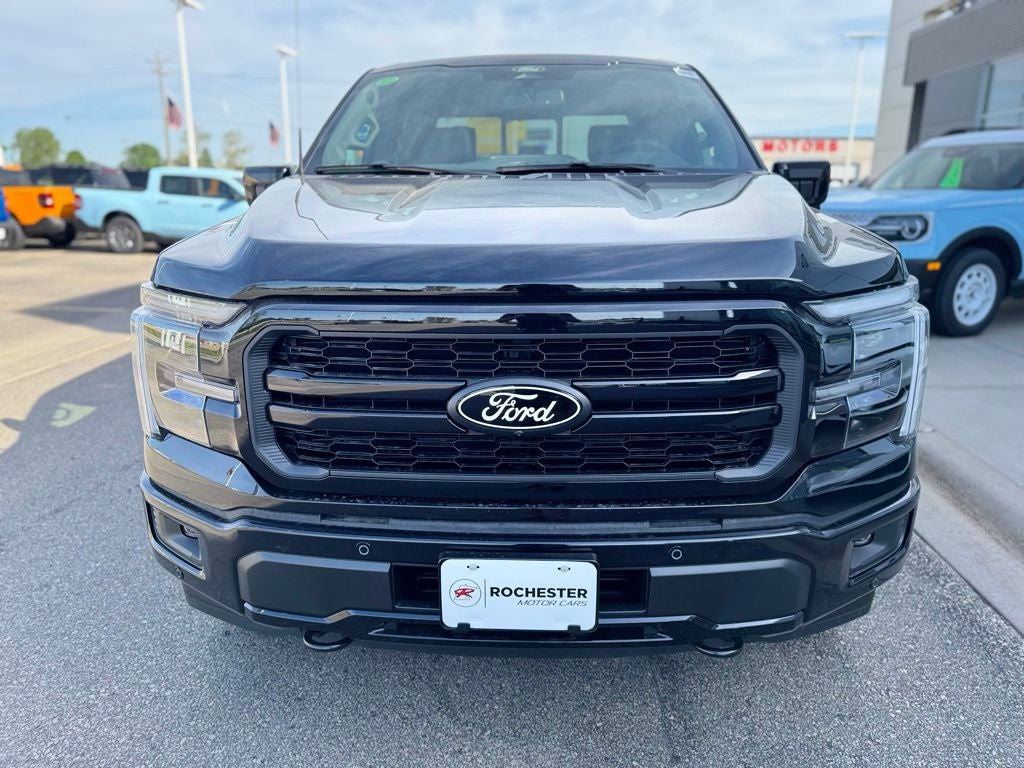 2026 Ford F-150 Lariat w/Twin Panel Roof + FX4 Pkg