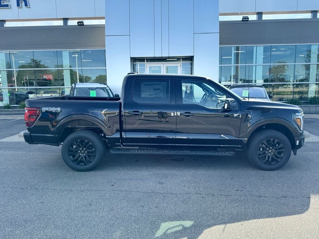 2026 Ford F-150 Lariat w/Twin Panel Roof + FX4 Pkg