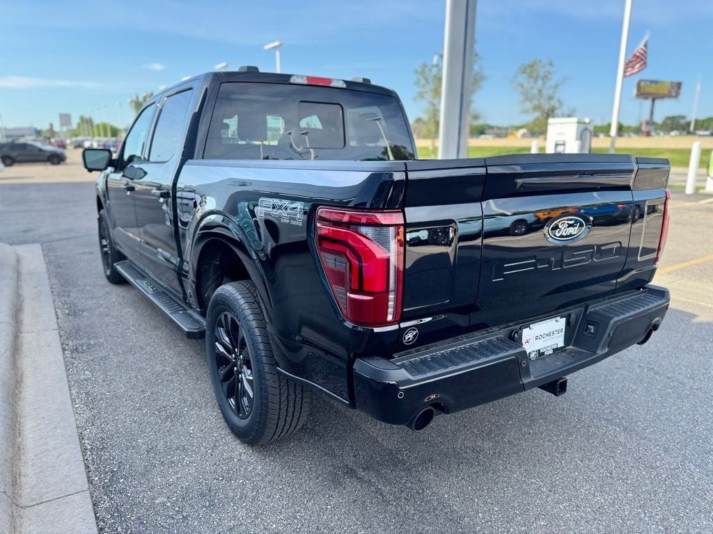 2026 Ford F-150 Lariat w/Twin Panel Roof + FX4 Pkg