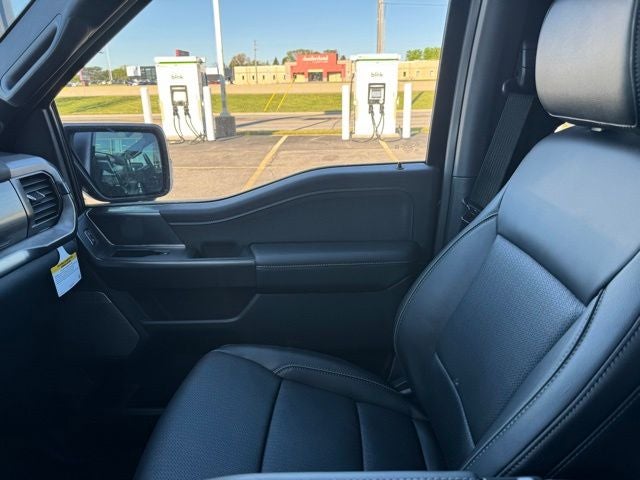 2026 Ford F-150 Lariat w/Twin Panel Roof + Pro Access Tailgate