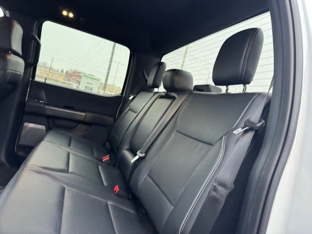 2025 Ford F-150 Lariat w/Tailgate Step + Black App Pkg