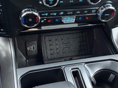 2025 Ford F-150 Lariat w/Tailgate Step + Black App Pkg