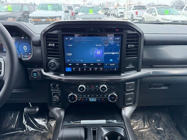 2025 Ford F-150 Lariat w/Tailgate Step + Black App Pkg