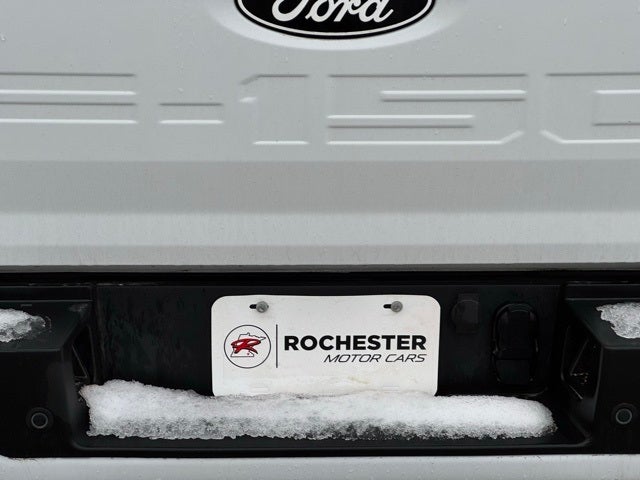 2025 Ford F-150 Lariat w/Tailgate Step + Black App Pkg