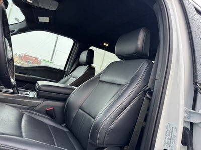 2025 Ford F-150 Lariat w/Tailgate Step + Black App Pkg