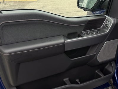2026 Ford F-150 Lariat w/Twin Panel Roof + FX4 Pkg