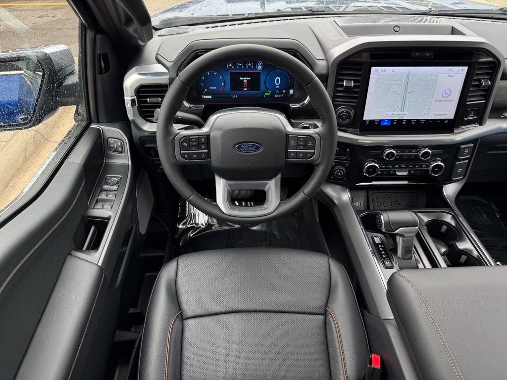 2026 Ford F-150 Lariat w/Twin Panel Roof + FX4 Pkg