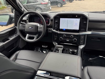 2026 Ford F-150 Lariat w/Twin Panel Roof + FX4 Pkg