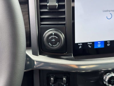 2026 Ford F-150 Lariat w/Twin Panel Roof + FX4 Pkg