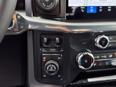 2026 Ford F-150 Lariat w/Twin Panel Roof + FX4 Pkg
