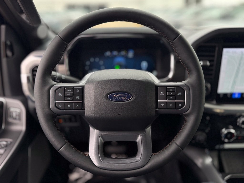 2026 Ford F-150 Lariat w/Twin Panel Roof + FX4 Pkg