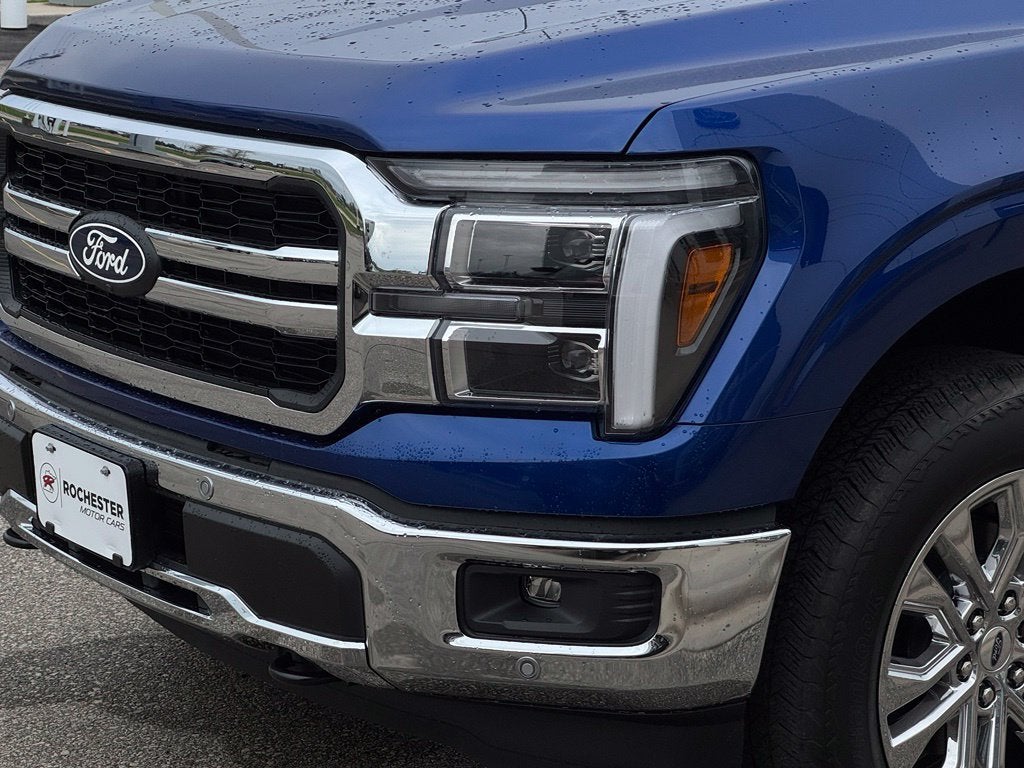 2026 Ford F-150 Lariat w/Twin Panel Roof + FX4 Pkg