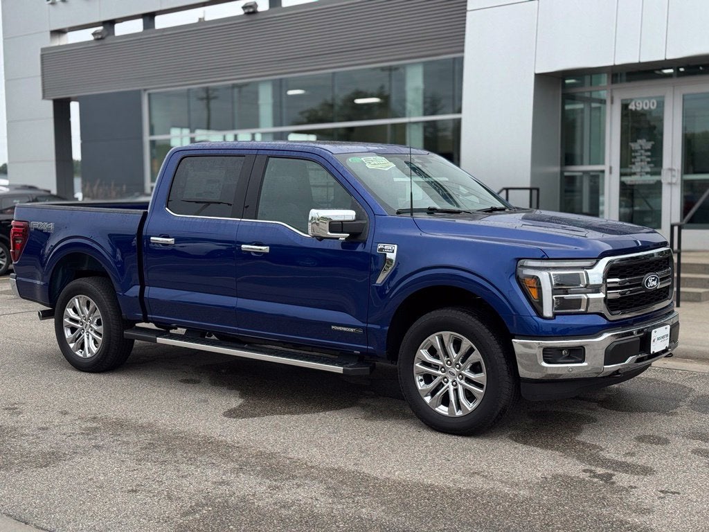 2026 Ford F-150 Lariat w/Twin Panel Roof + FX4 Pkg