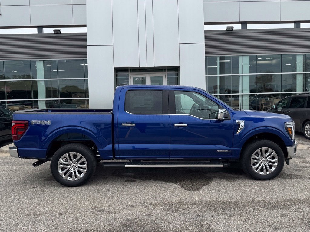 2026 Ford F-150 Lariat w/Twin Panel Roof + FX4 Pkg