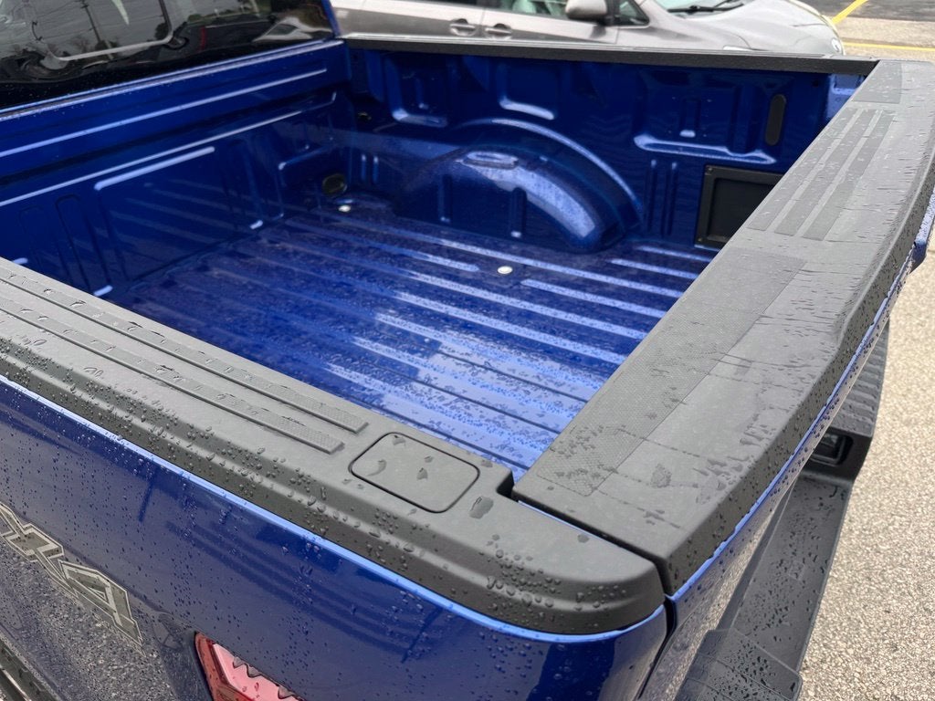 2026 Ford F-150 Lariat w/Twin Panel Roof + FX4 Pkg