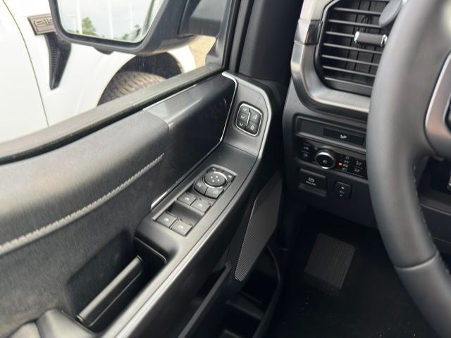 2026 Ford F-150 Lariat w/Black App Pkg