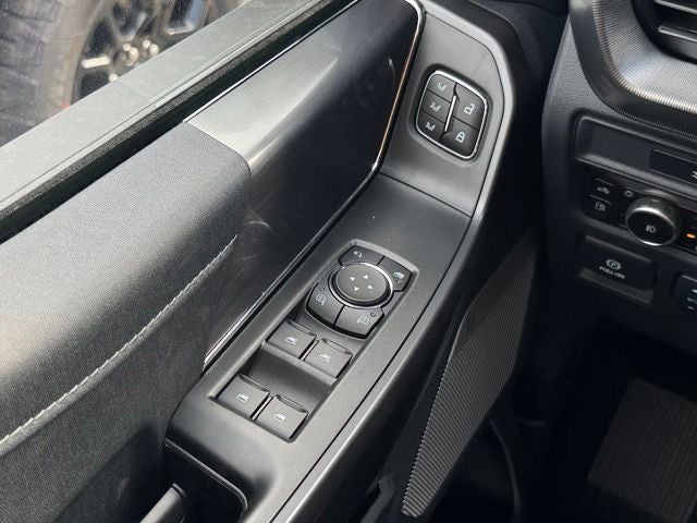 2026 Ford F-150 Lariat w/Black App Pkg