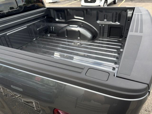 2026 Ford F-150 Lariat w/Black App Pkg