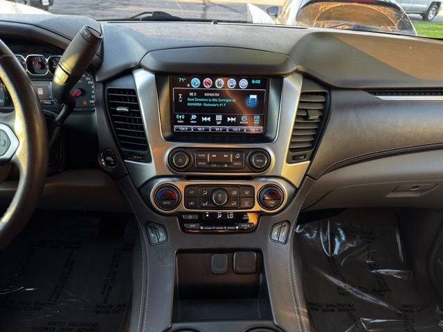Used 2019 Chevrolet Suburban LT with VIN 1GNSKHKC3KR210204 for sale in Rochester, Minnesota