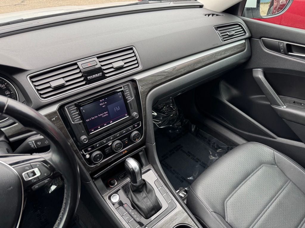 2018 Volkswagen Passat 2.0T SE