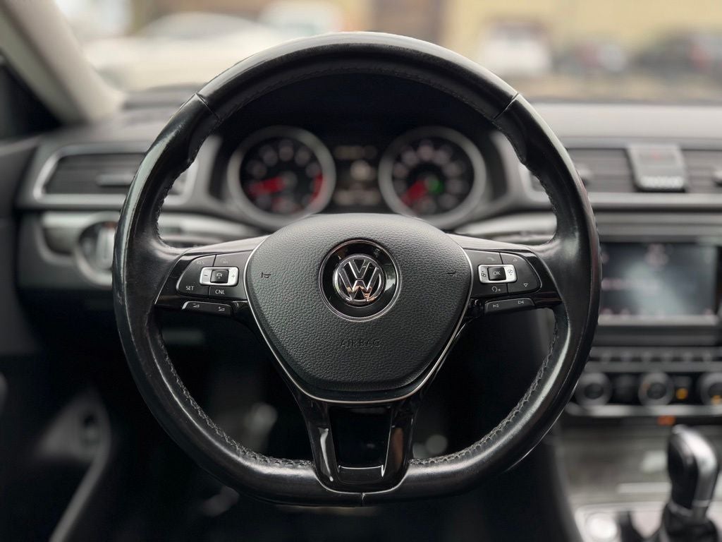 2018 Volkswagen Passat 2.0T SE