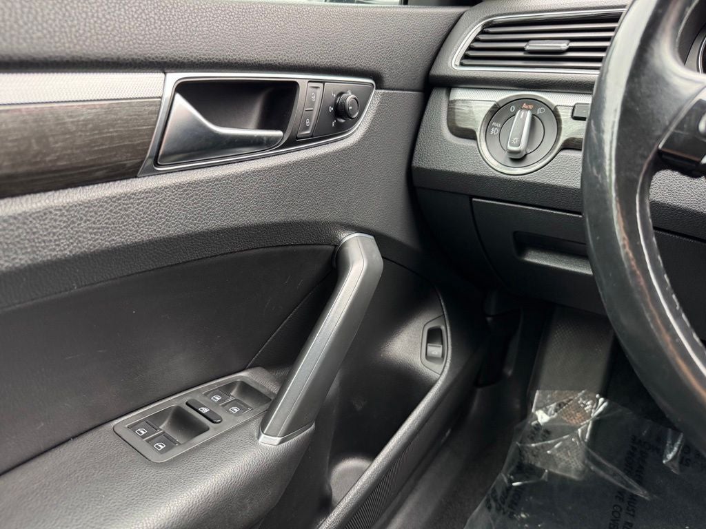 2018 Volkswagen Passat 2.0T SE