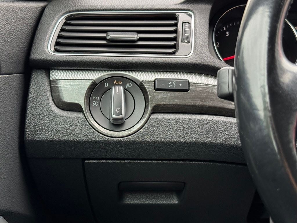 2018 Volkswagen Passat 2.0T SE