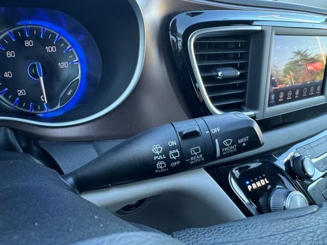 2020 Chrysler Voyager LXI