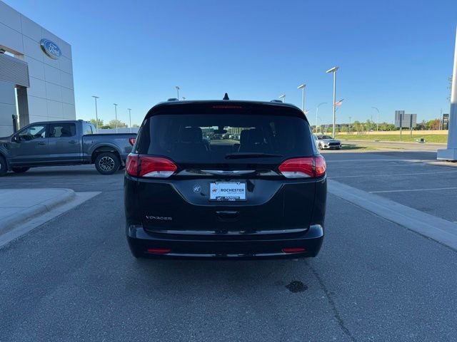 2020 Chrysler Voyager LXI