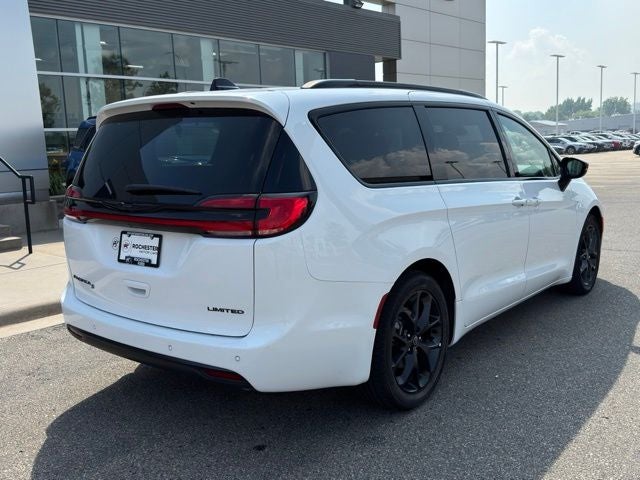 2025 Chrysler Pacifica Limited