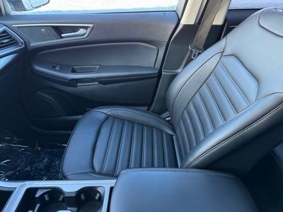 2024 Ford Edge SEL w/ Panoramic Moonroof + Heated Steering Wheel