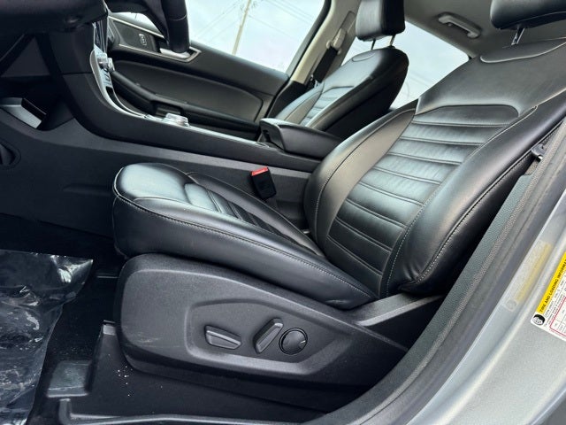 2022 Ford Edge SEL w/ Heated Steering Wheel + Power Liftgate