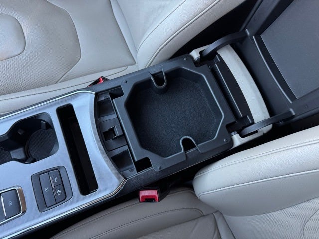 2021 Ford Edge Titanium w/ Panoramic Moonroof + Trailer Tow Package