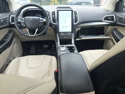 2024 Ford Edge Titanium w/Panoramic Roof