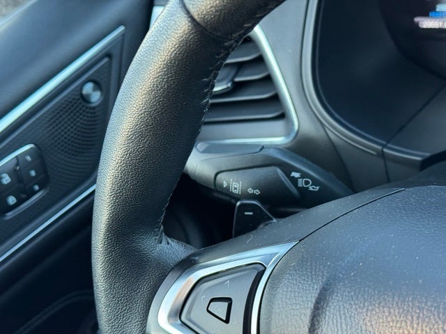 2022 Ford Edge Titanium w/ Panoramic Moonroof + Trailer Tow Package