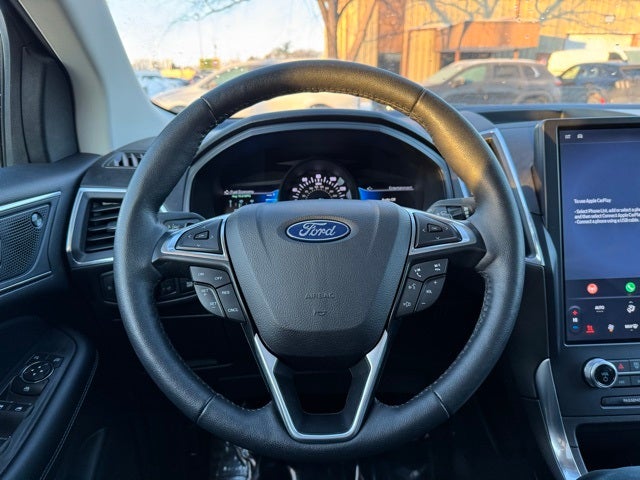 2022 Ford Edge Titanium w/ Panoramic Moonroof + Trailer Tow Package