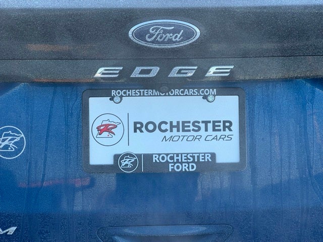 2022 Ford Edge Titanium w/ Panoramic Moonroof + Trailer Tow Package