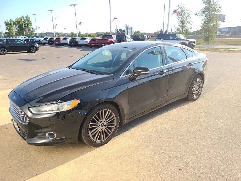 Used 2016 Ford Fusion SE with VIN 3FA6P0H9XGR218049 for sale in Rochester, Minnesota