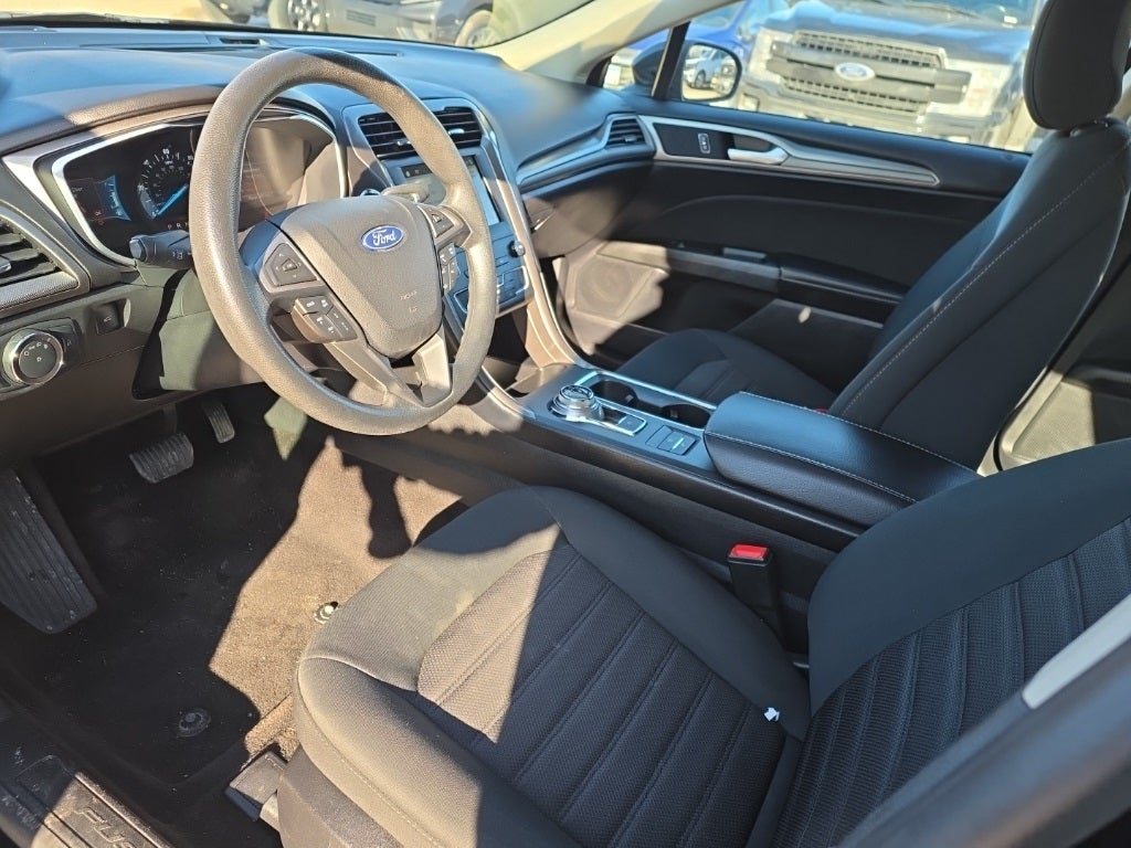 2019 Ford Fusion Hybrid SE w/ Navigation + Adaptive Cruise