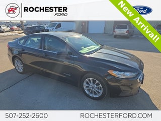 2019 Ford Fusion Hybrid SE w/ Navigation + Adaptive Cruise