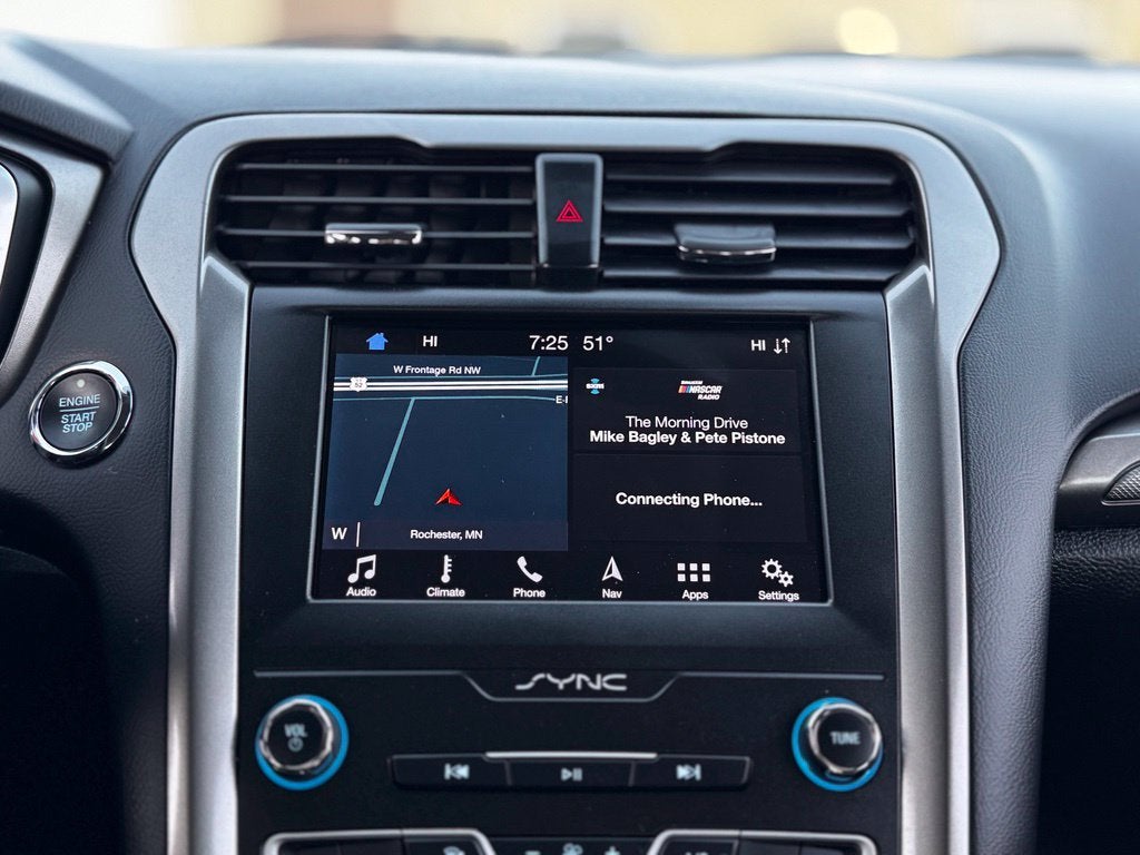 Used 2019 Ford Fusion Hybrid SE with VIN 3FA6P0LUXKR255008 for sale in Rochester, Minnesota