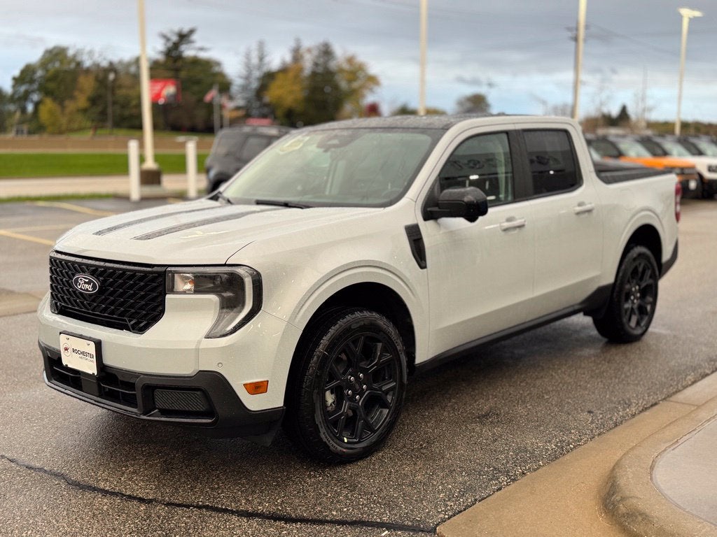 2026 Ford Maverick Lariat w/ 4k Tow and Black Appearance
