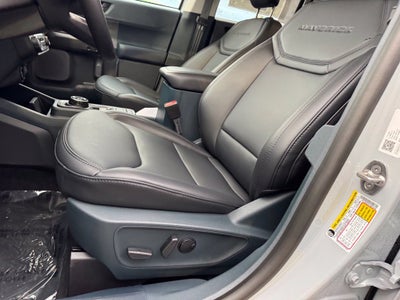2026 Ford Maverick Lariat w/ 4k Tow and Black Appearance