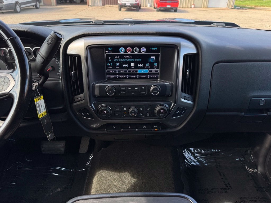 Used 2018 Chevrolet Silverado 1500 LT with VIN 3GCUKREC3JG271070 for sale in Rochester, Minnesota