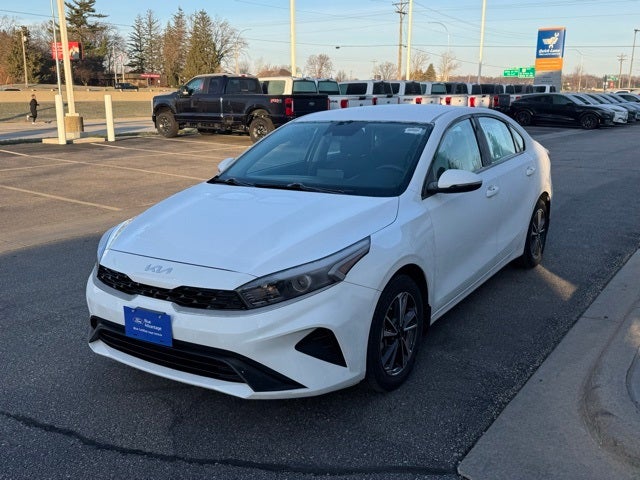 2023 Kia Forte LXS w/ Blindspot Detection