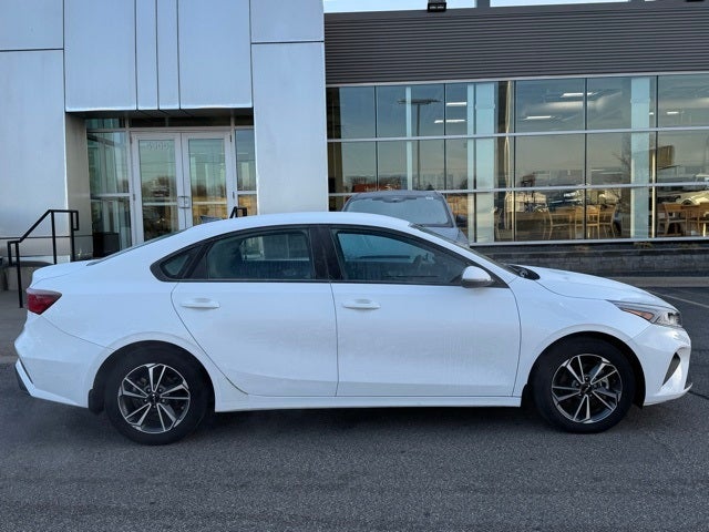 2023 Kia Forte LXS w/ Blindspot Detection