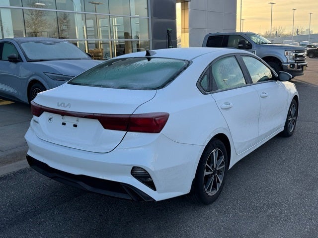 2023 Kia Forte LXS w/ Blindspot Detection