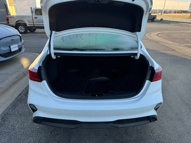 2023 Kia Forte LXS w/ Blindspot Detection